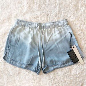 {Forever 21} Ombré Dolphin Hem Shorts